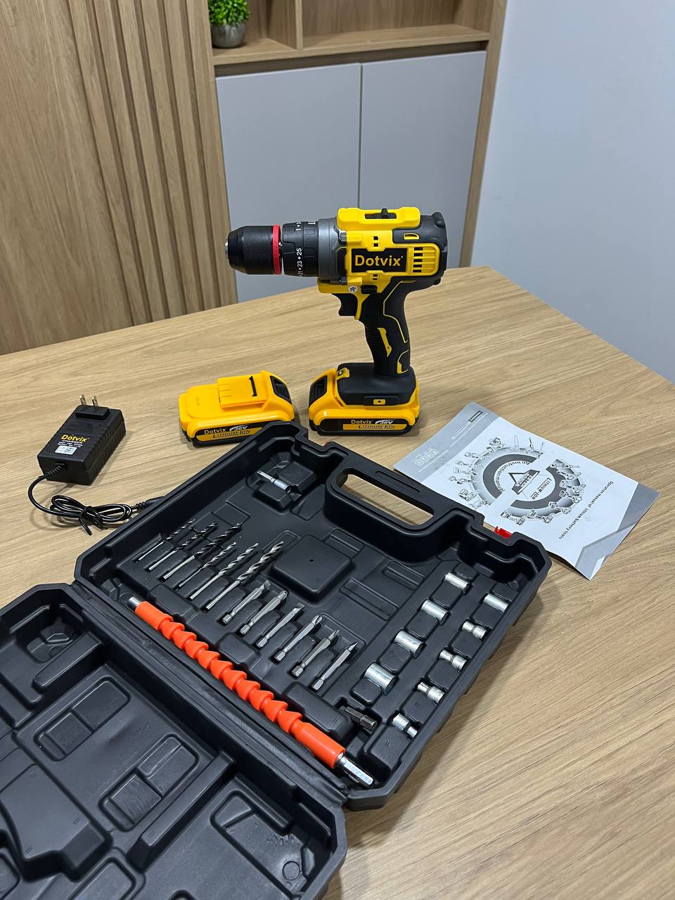Taladro Inalámbrico 36V con 2 Baterías y Maletín